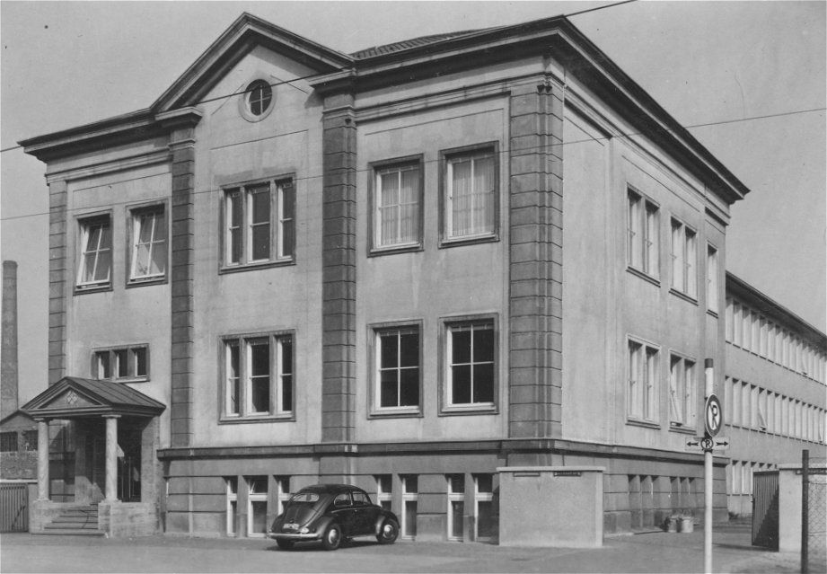 Friedrich-Ebert-Straße administration building